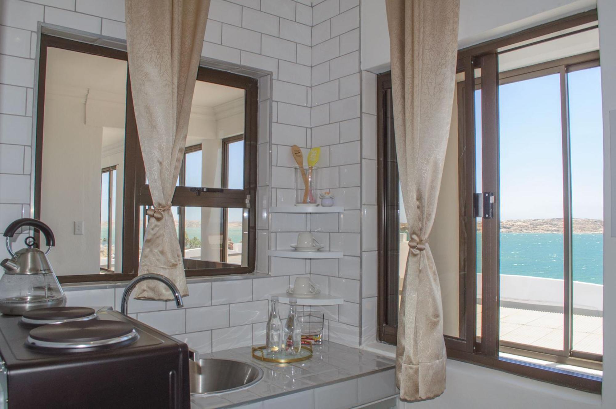 Shark Island Guesthouse Lüderitz Екстериор снимка