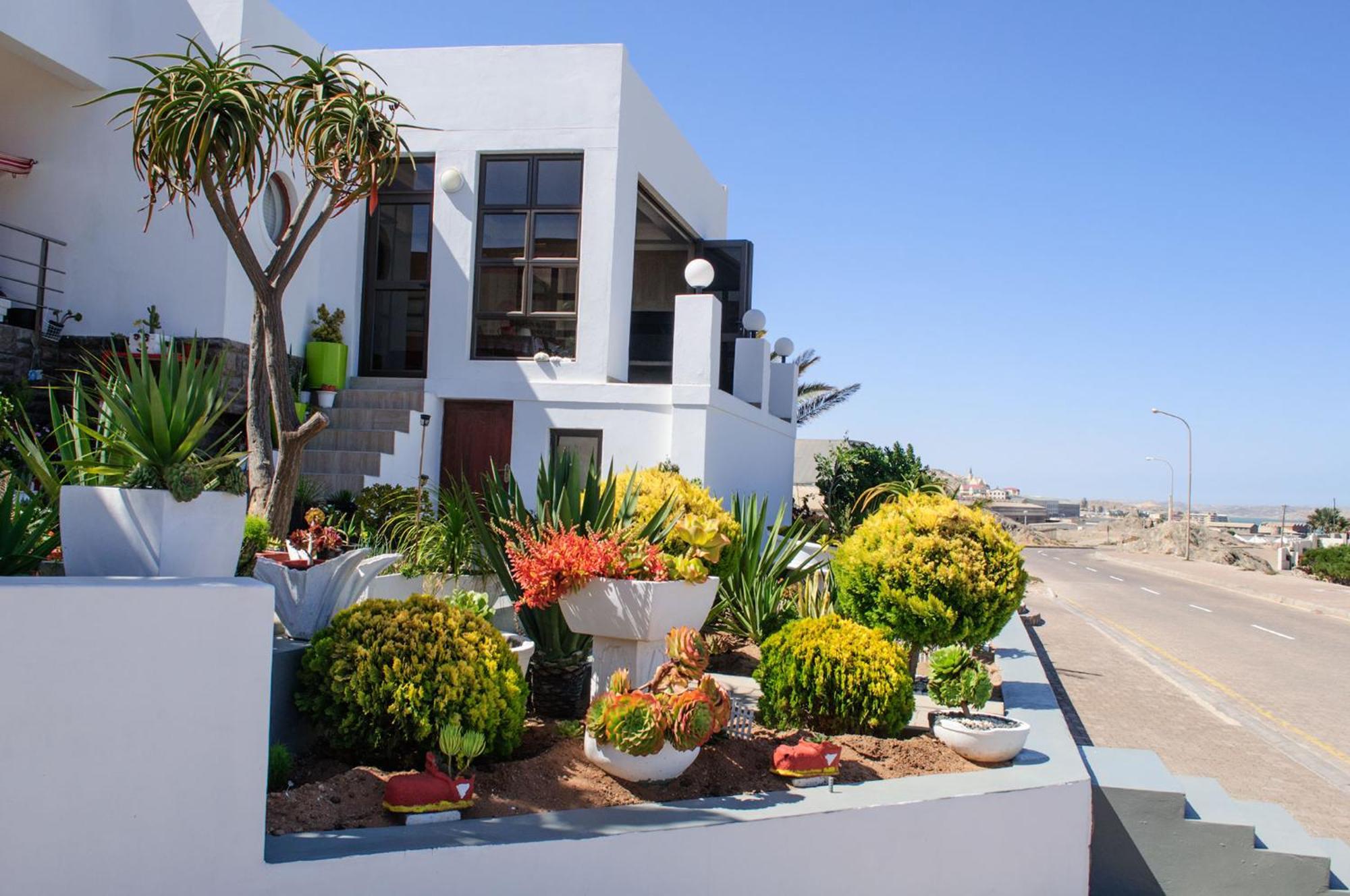 Shark Island Guesthouse Lüderitz Екстериор снимка
