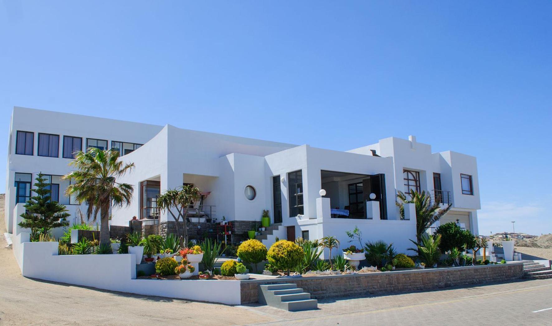 Shark Island Guesthouse Lüderitz Екстериор снимка